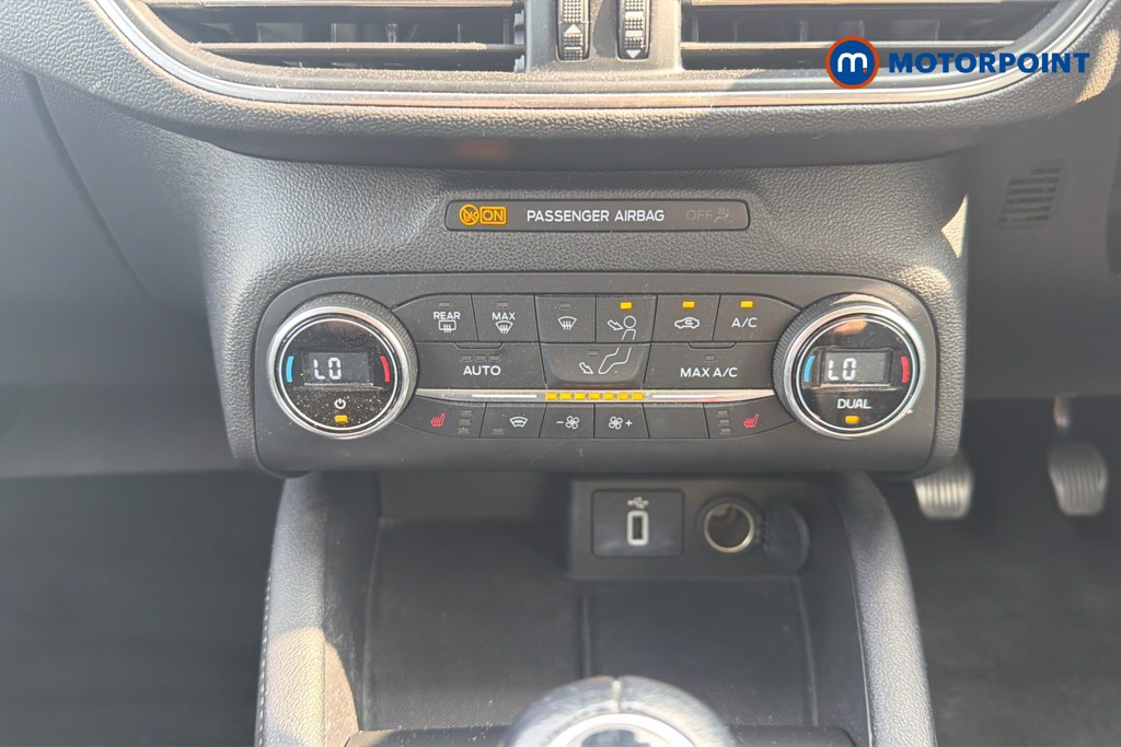Ford Focus Titanium X Manual Petrol Hatchback - Stock Number (1661062) - 12th supplementary image