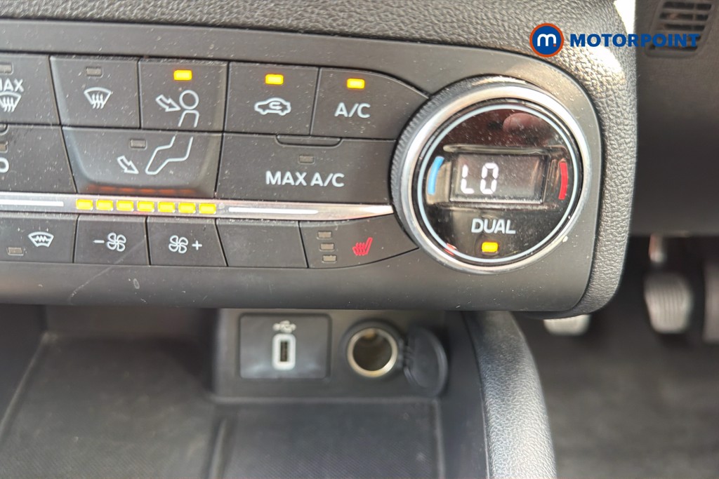 Ford Focus Titanium X Manual Petrol Hatchback - Stock Number (1661062) - 14th supplementary image