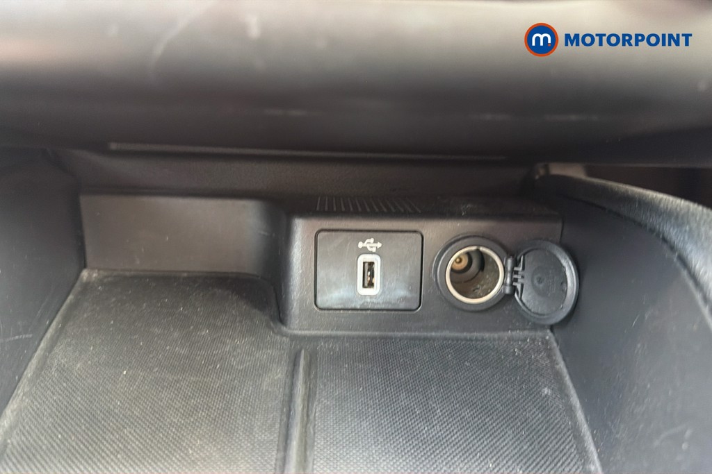 Ford Focus Titanium X Manual Petrol Hatchback - Stock Number (1661062) - 17th supplementary image