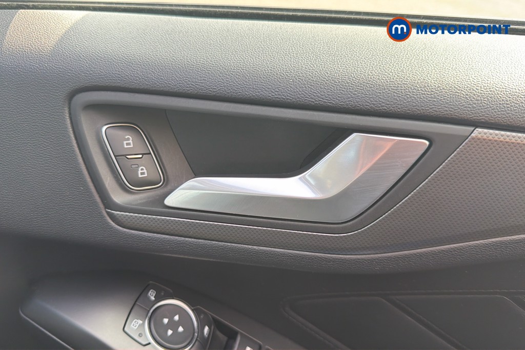 Ford Focus Titanium X Manual Petrol Hatchback - Stock Number (1661062) - 42nd supplementary image
