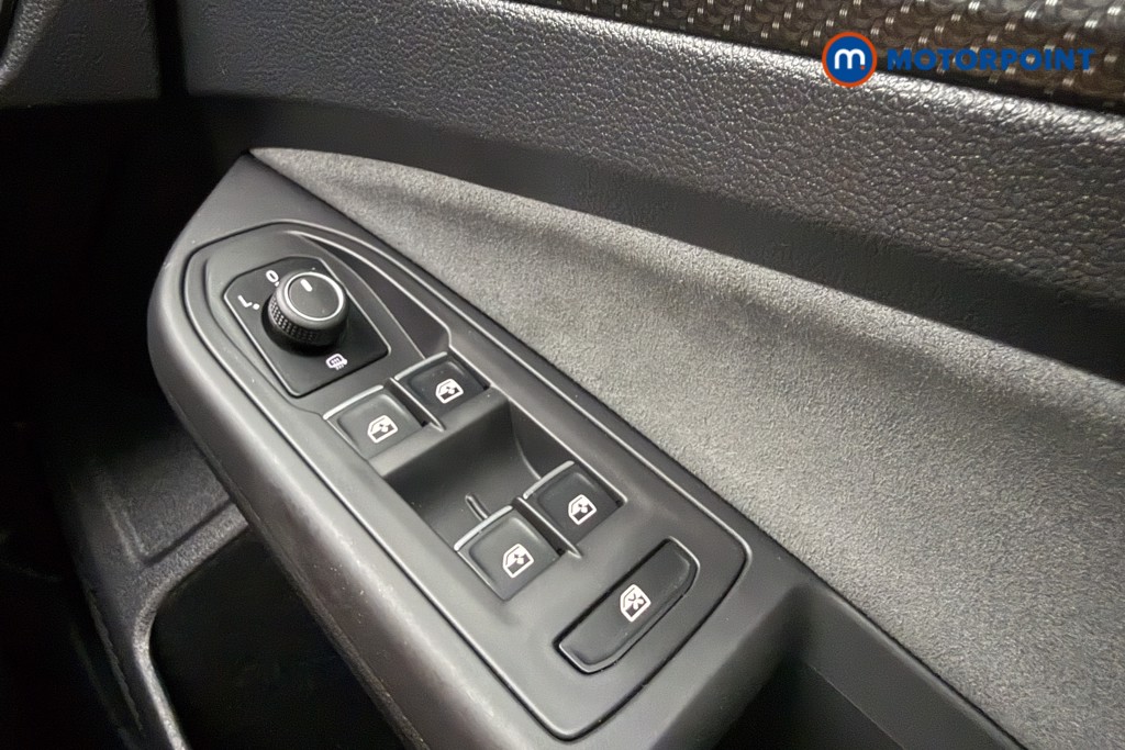 Volkswagen Golf R-Line Automatic Petrol Hatchback - Stock Number (1661230) - 19th supplementary image