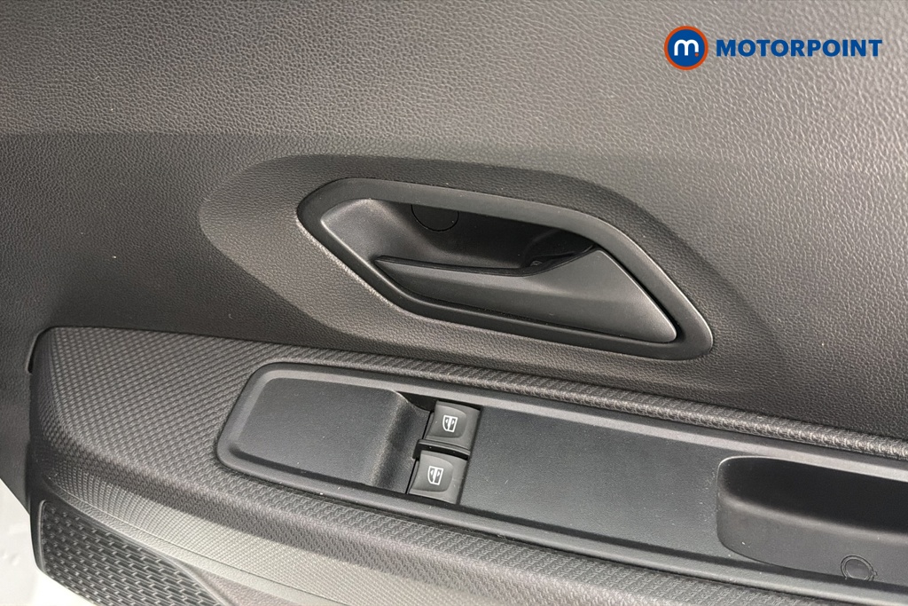 Dacia Sandero Essential Manual Petrol Hatchback - Stock Number (1661953) - 19th supplementary image