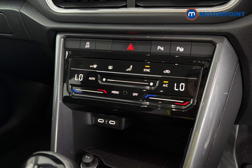 Volkswagen T-Roc Style Manual Petrol SUV - Stock Number (1662070) - 12th supplementary image