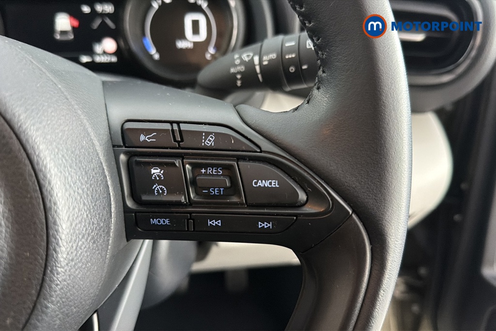 Toyota Yaris Excel Automatic Petrol-Electric Hybrid Hatchback - Stock Number (1662078) - 3rd supplementary image