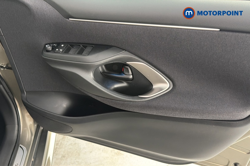 Toyota Yaris Excel Automatic Petrol-Electric Hybrid Hatchback - Stock Number (1662078) - 18th supplementary image