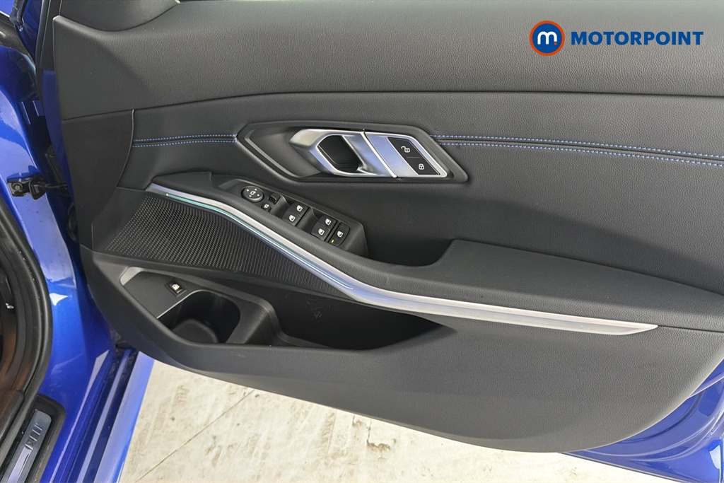 BMW 3 Series M Sport Automatic Petrol Plug-In Hybrid Saloon - Stock Number (1662218) - 18th supplementary image