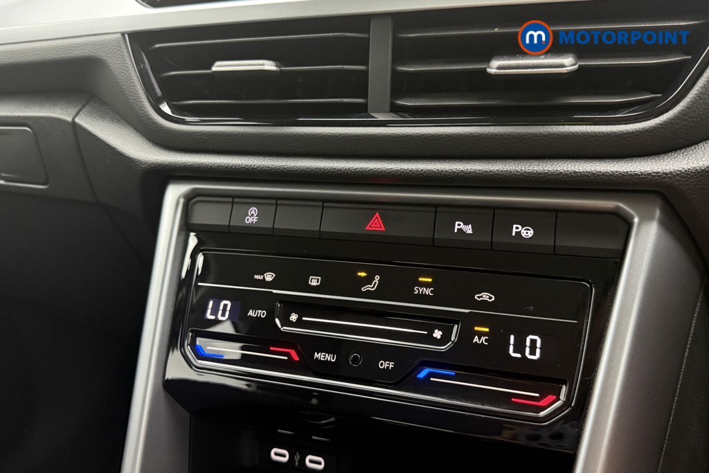 Volkswagen T-Roc Life Manual Petrol SUV - Stock Number (1662577) - 12th supplementary image
