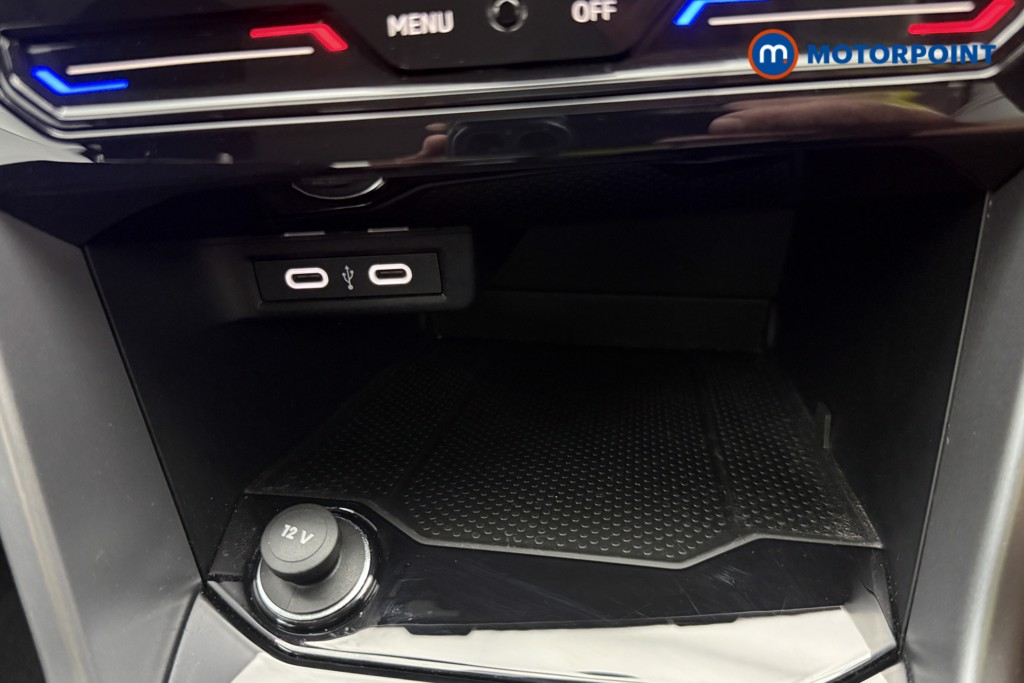 Volkswagen T-Roc Life Manual Petrol SUV - Stock Number (1662577) - 13th supplementary image