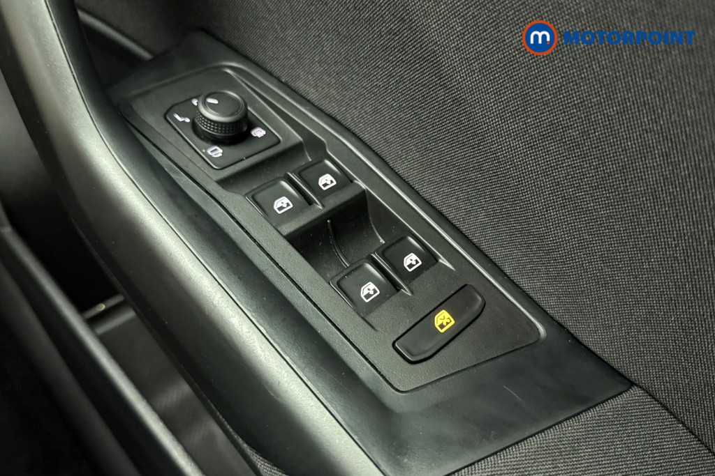 Volkswagen T-Roc Life Manual Petrol SUV - Stock Number (1662577) - 14th supplementary image