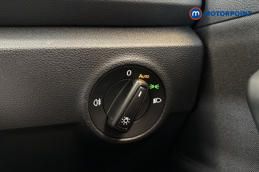 Volkswagen T-Roc Life Automatic Petrol SUV - Stock Number (1662612) - 11th supplementary image