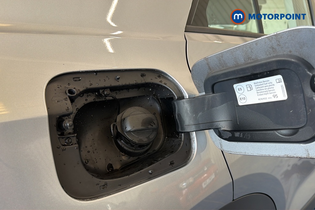 Volkswagen T-Roc Life Automatic Petrol SUV - Stock Number (1662612) - 41st supplementary image
