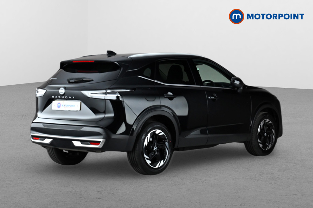 Nissan Qashqai N-Connecta Automatic Petrol SUV - Stock Number (1663234) - Drivers side rear corner