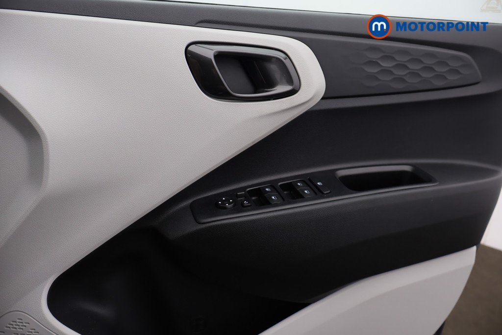 Hyundai I10 Premium Manual Petrol Hatchback - Stock Number (1663325) - 9th supplementary image