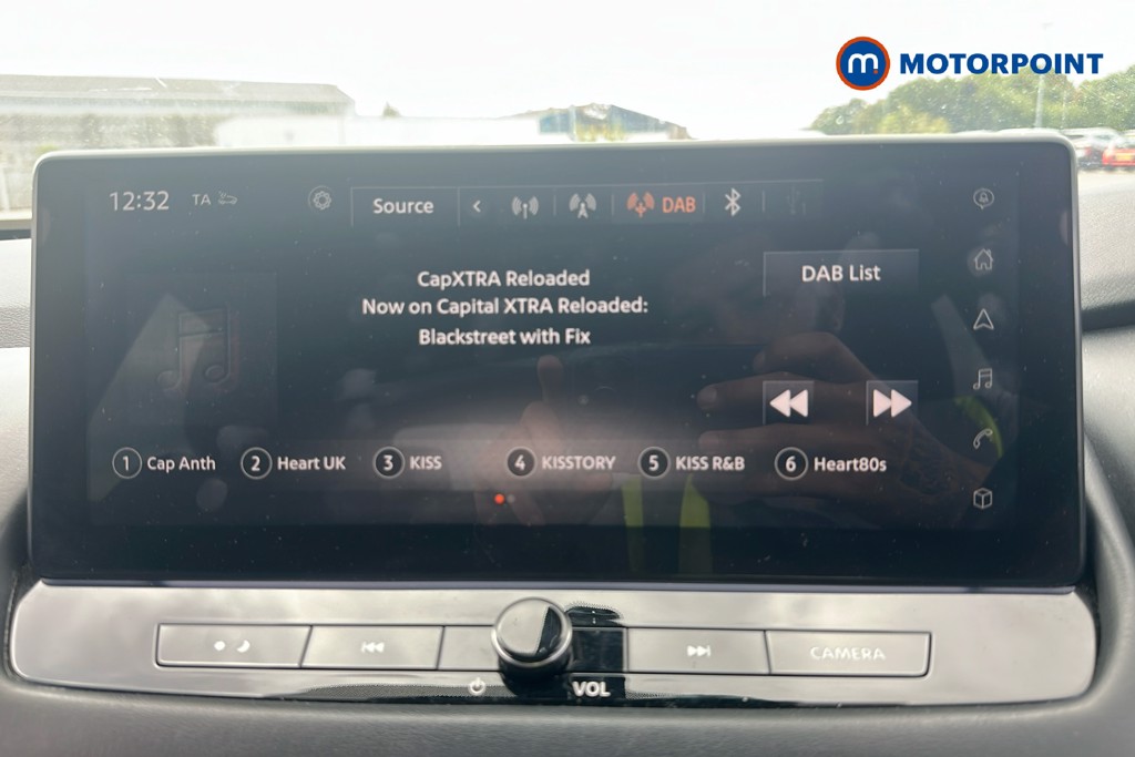 Nissan Qashqai N-Connecta Manual Petrol SUV - Stock Number (1638053) - 9th supplementary image