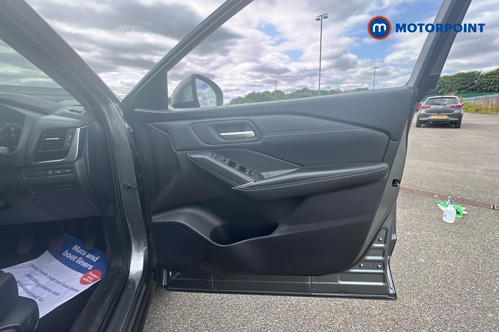 Nissan Qashqai N-Connecta Manual Petrol SUV - Stock Number (1638053) - 19th supplementary image