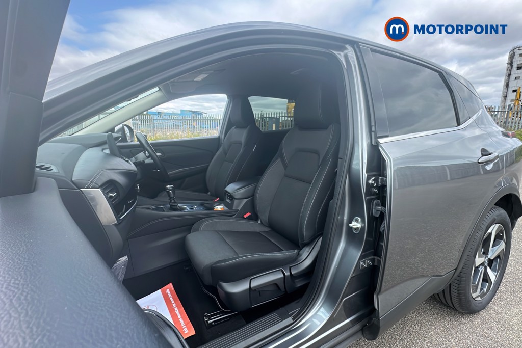 Nissan Qashqai N-Connecta Manual Petrol SUV - Stock Number (1638053) - 22nd supplementary image