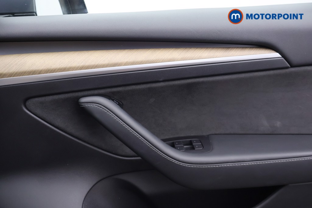 Tesla Model 3 Long Range Automatic Electric Saloon - Stock Number (1644784) - 7th supplementary image