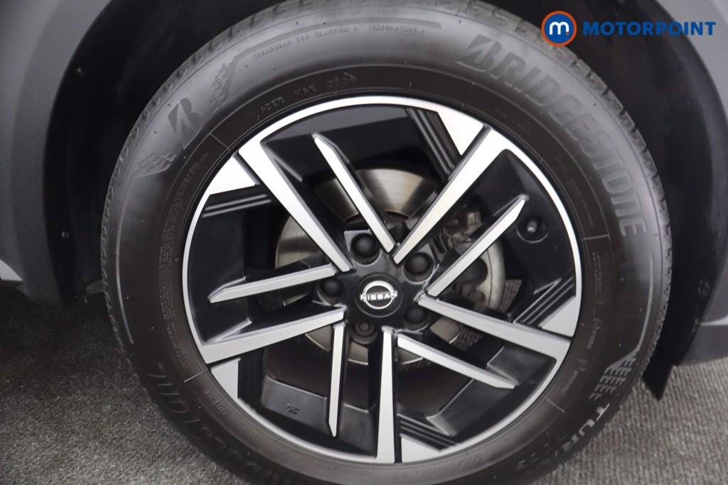 Nissan Juke N-Connecta Manual Petrol SUV - Stock Number (1645352) - 15th supplementary image