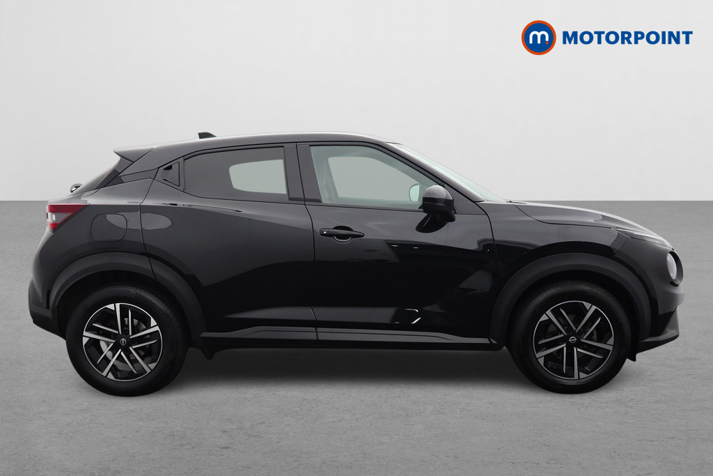Nissan Juke N-Connecta Manual Petrol SUV - Stock Number (1645352) - Drivers side