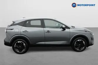 Nissan Qashqai N-Connecta Automatic Petrol SUV - Stock Number (1647808) - Drivers side