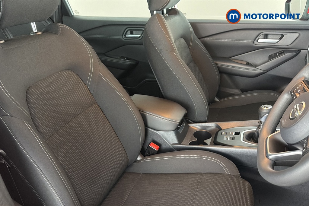 Nissan Qashqai Visia Manual Petrol SUV - Stock Number (1648431) - 22nd supplementary image