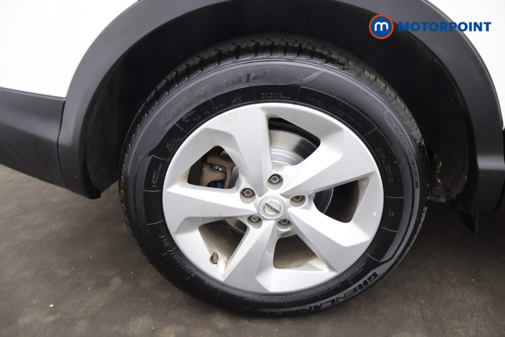 Nissan Qashqai Acenta Premium Manual Petrol SUV - Stock Number (1648912) - 13th supplementary image