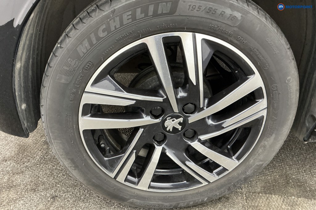 Peugeot 208 Active Premium -Plus Manual Petrol Hatchback - Stock Number (1649607) - 33rd supplementary image