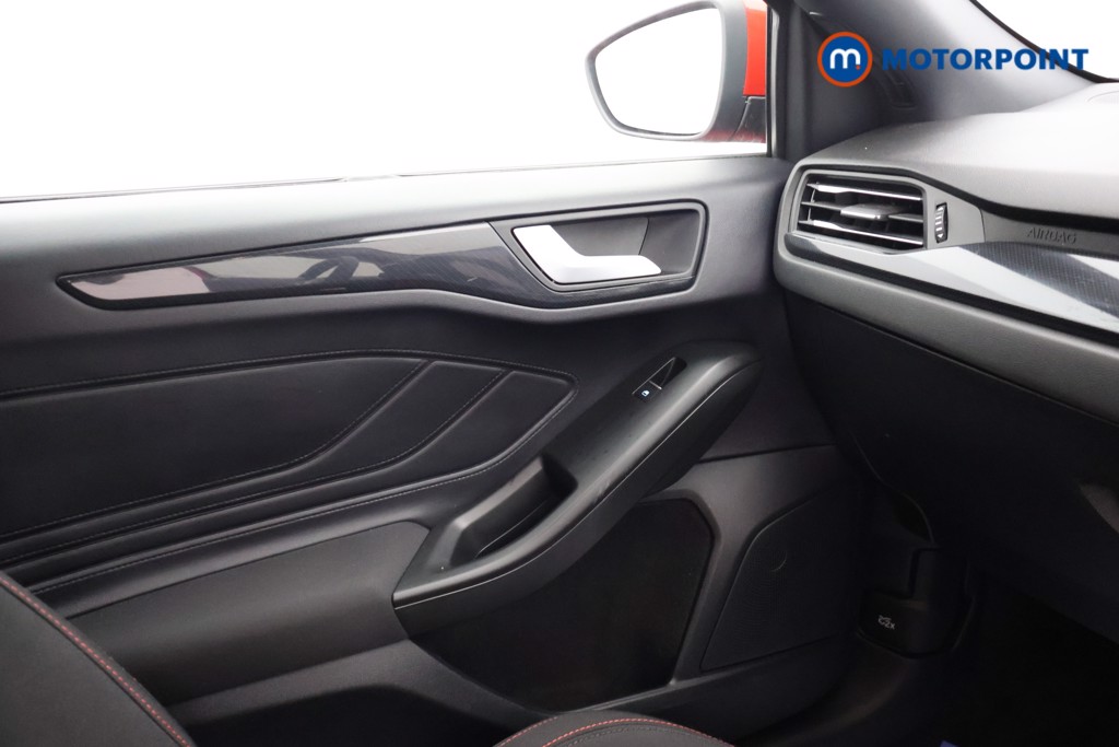 Ford Focus St-Line Manual Petrol Estate - Stock Number (1650576) - 10th supplementary image