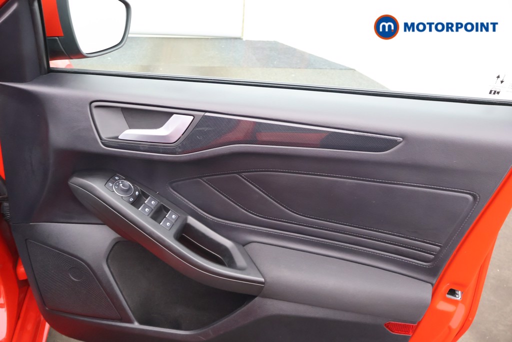 Ford Focus St-Line Manual Petrol Estate - Stock Number (1650576) - 11th supplementary image
