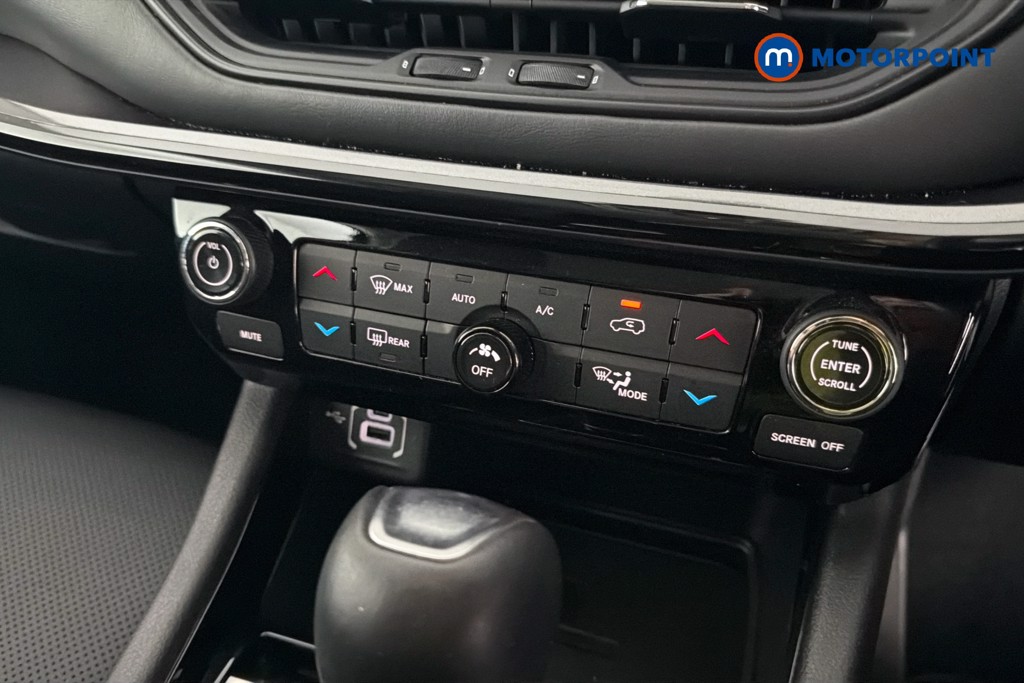 Jeep Compass Altitude Automatic Petrol SUV - Stock Number (1651000) - 12th supplementary image