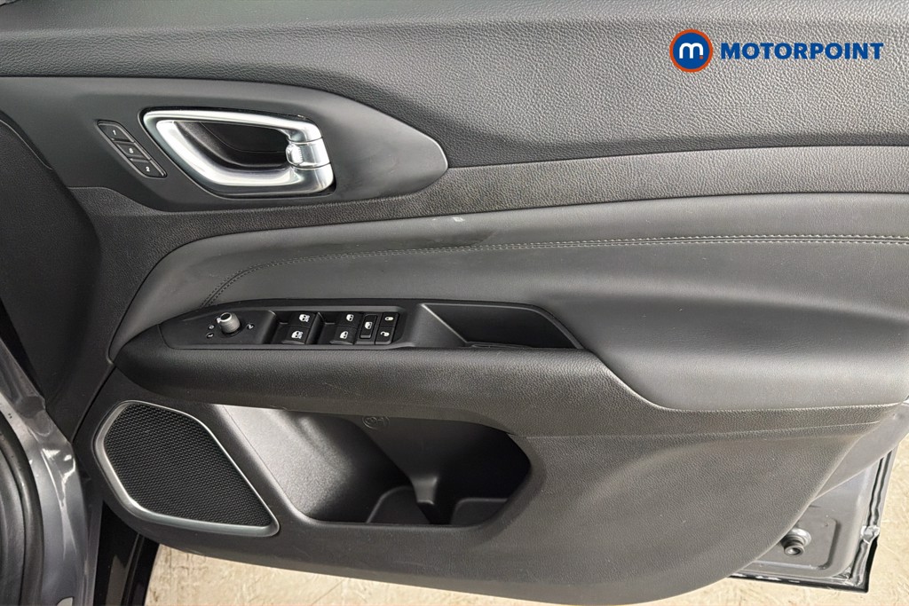 Jeep Compass Altitude Automatic Petrol SUV - Stock Number (1651000) - 19th supplementary image