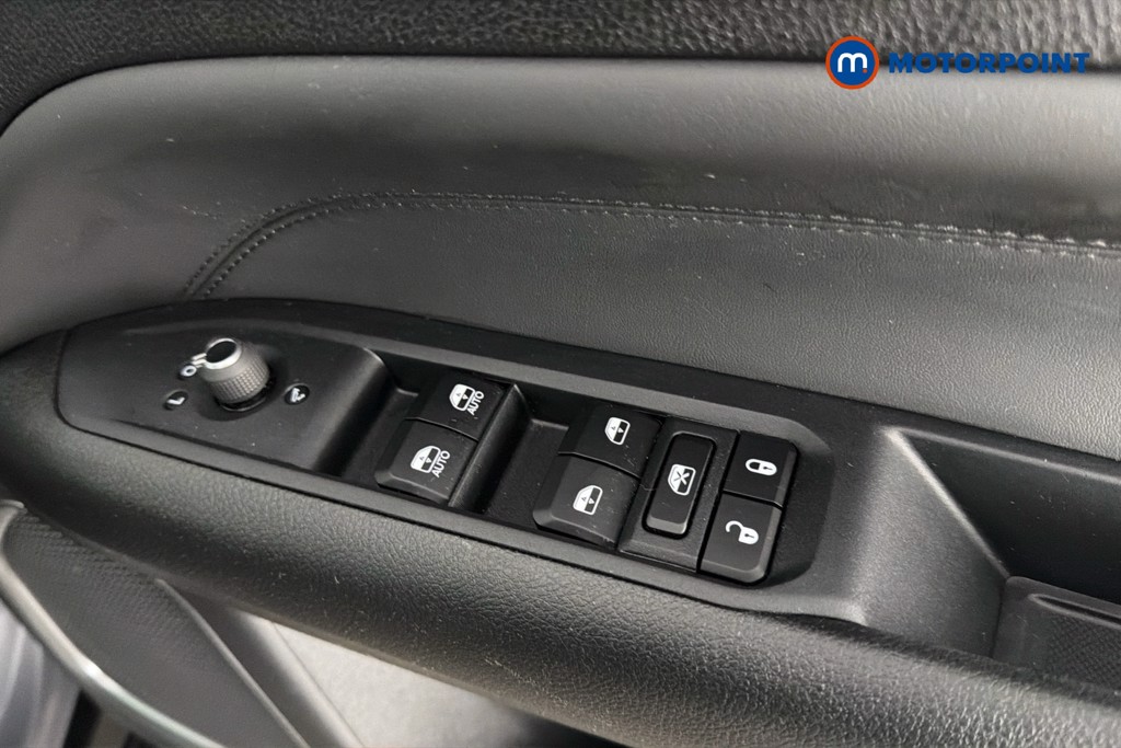 Jeep Compass Altitude Automatic Petrol SUV - Stock Number (1651000) - 20th supplementary image