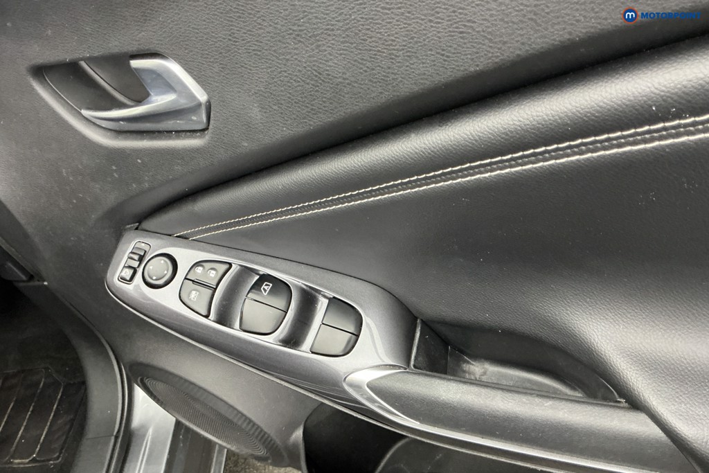 Nissan Juke N-Connecta Manual Petrol SUV - Stock Number (1651235) - 25th supplementary image