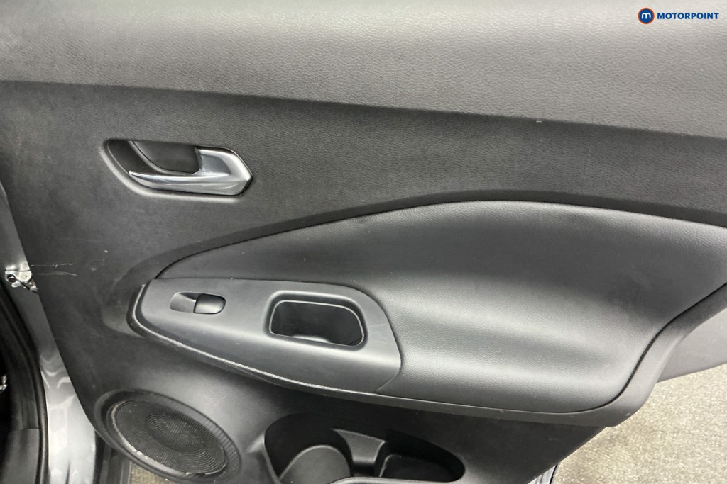 Nissan Juke N-Connecta Manual Petrol SUV - Stock Number (1651235) - 26th supplementary image