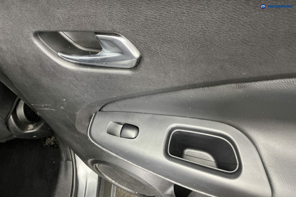 Nissan Juke N-Connecta Manual Petrol SUV - Stock Number (1651235) - 27th supplementary image
