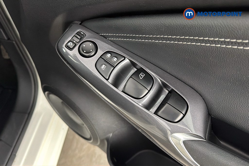 Nissan Juke Tekna Automatic Petrol SUV - Stock Number (1653300) - 20th supplementary image