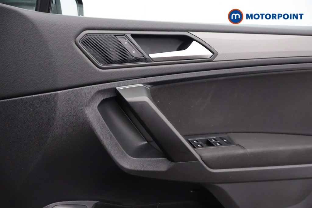 Volkswagen Tiguan Allspace Life Automatic Petrol SUV - Stock Number (1653305) - 9th supplementary image