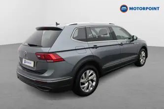 Volkswagen Tiguan Allspace Life Automatic Petrol SUV - Stock Number (1653305) - Drivers side rear corner