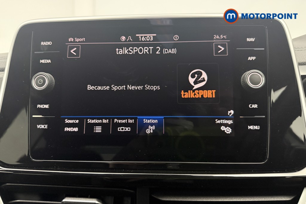 Volkswagen T-Roc R-Line Manual Petrol SUV - Stock Number (1654392) - 4th supplementary image