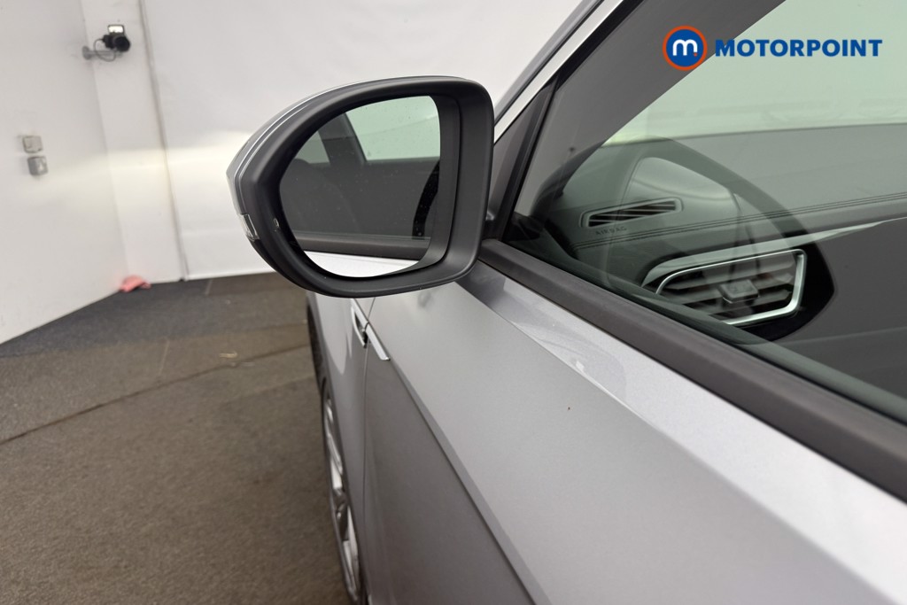 Volkswagen T-Roc R-Line Manual Petrol SUV - Stock Number (1654392) - 30th supplementary image