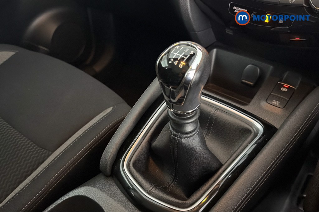 Nissan Qashqai Acenta Premium Manual Diesel SUV - Stock Number (1654916) - 15th supplementary image
