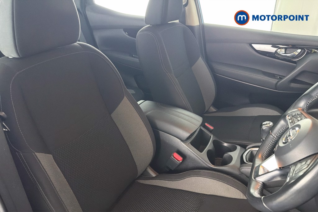 Nissan Qashqai Acenta Premium Manual Diesel SUV - Stock Number (1654916) - 22nd supplementary image