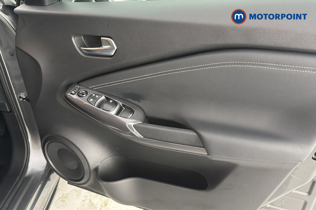 Nissan Juke N-Connecta Automatic Petrol SUV - Stock Number (1655885) - 18th supplementary image