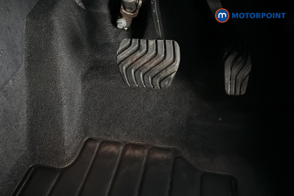 Nissan Juke N-Connecta Automatic Petrol SUV - Stock Number (1655885) - 24th supplementary image