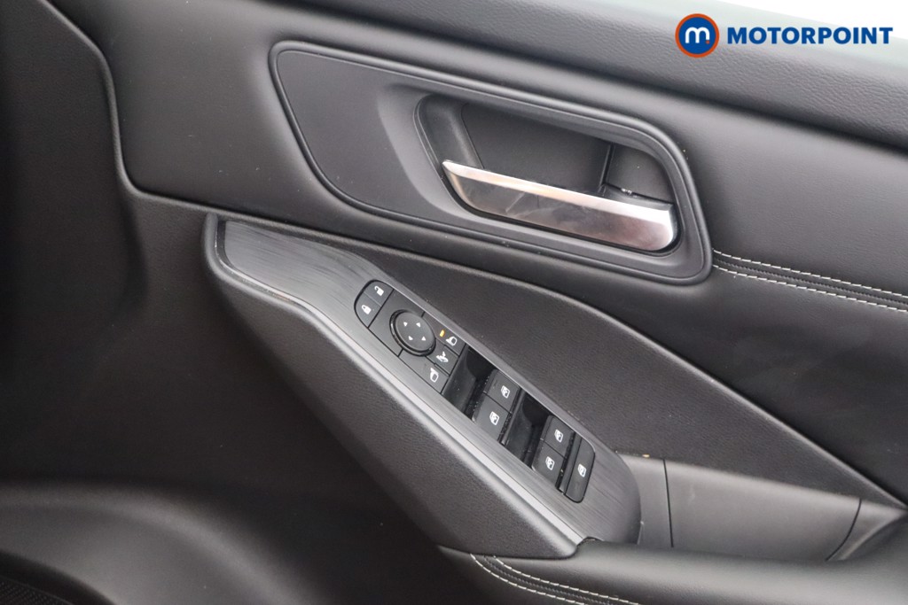 Nissan Qashqai Acenta Premium Manual Petrol SUV - Stock Number (1655923) - 9th supplementary image
