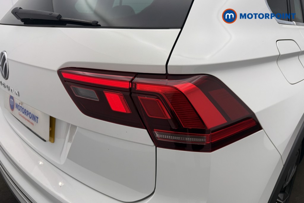 Volkswagen Tiguan R-Line Automatic Petrol SUV - Stock Number (1656178) - 19th supplementary image