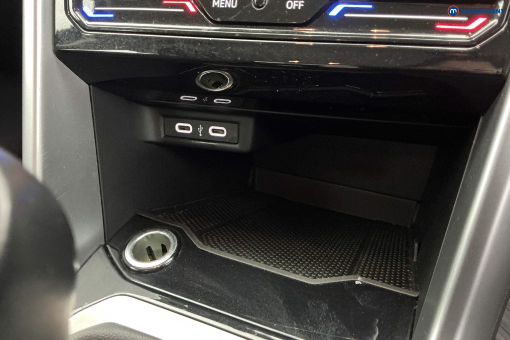 Volkswagen T-Roc Life Manual Petrol SUV - Stock Number (1656247) - 16th supplementary image