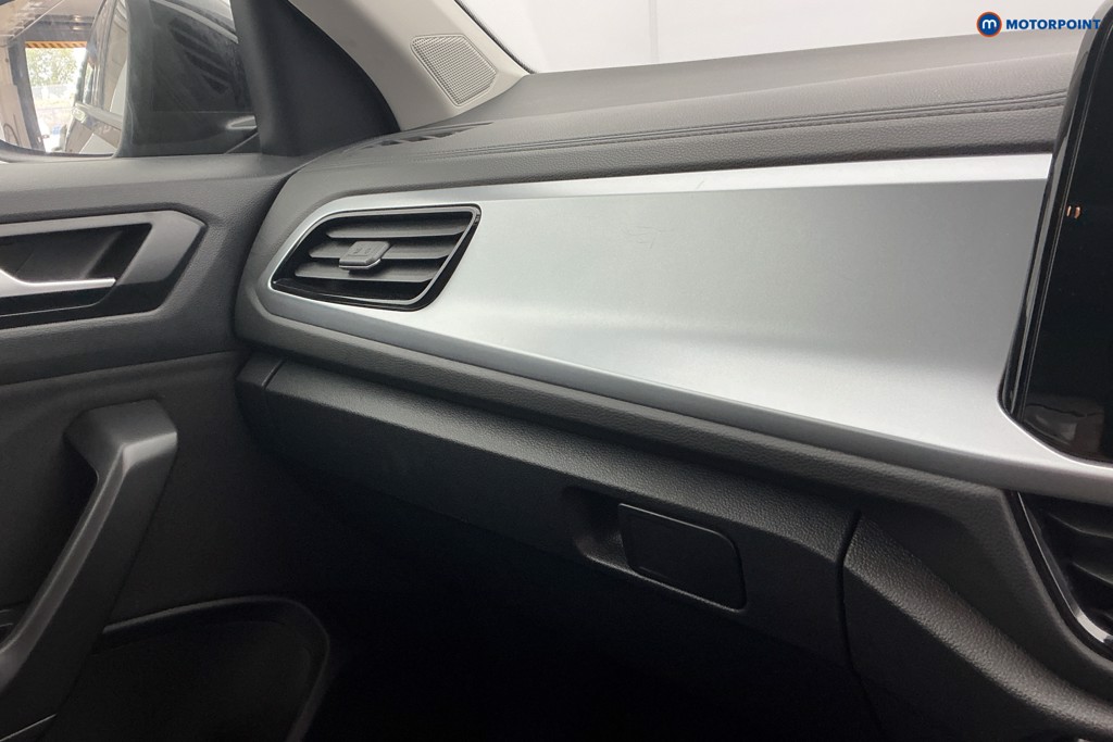 Volkswagen T-Roc Life Manual Petrol SUV - Stock Number (1656247) - 18th supplementary image