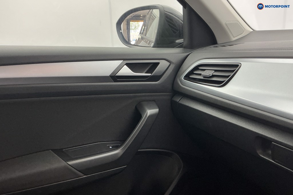 Volkswagen T-Roc Life Manual Petrol SUV - Stock Number (1656247) - 19th supplementary image