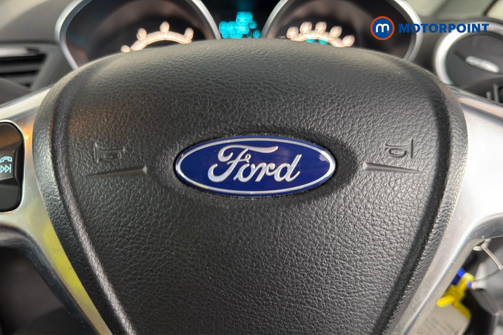 Ford Fiesta Zetec Manual Petrol Hatchback - Stock Number (1657020) - 5th supplementary image